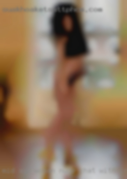 Mid age woman nude chat with in St Louis.